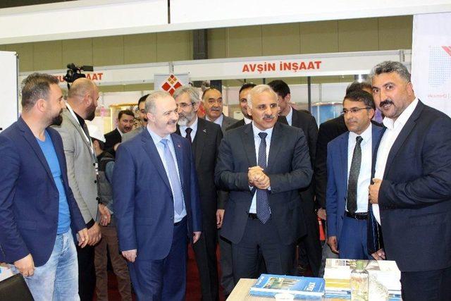 Van&rsquo;da &lsquo;inşaat Yapı Makina Ve Mobilya Fuarı&rsquo; A&ccedil;ıldı 1