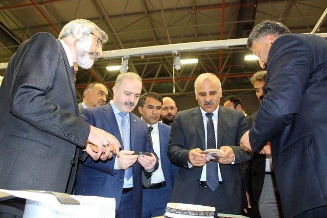 Van&rsquo;da &lsquo;inşaat Yapı Makina Ve Mobilya Fuarı&rsquo; A&ccedil;ıldı 2