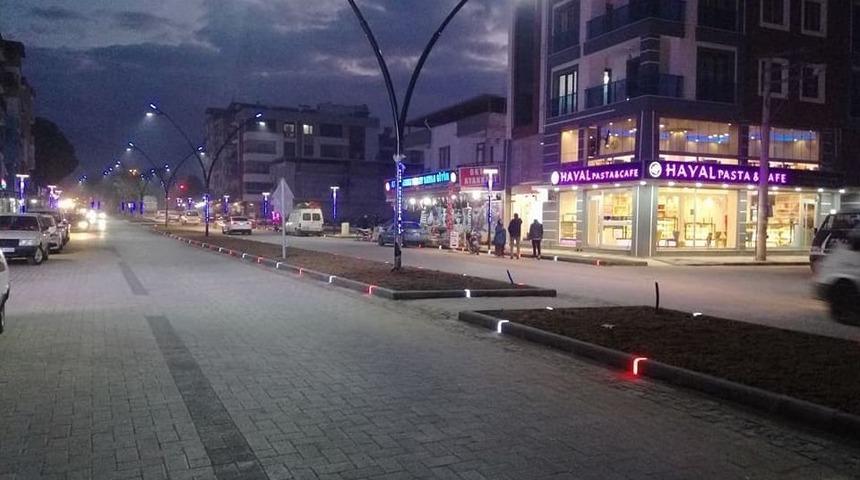 Yenilenen Bulvar Geceleri De Işıl Işıl Oldu