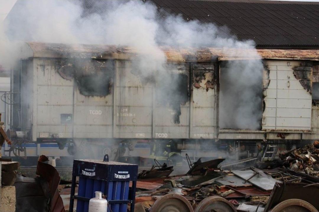 Y&uuml;k Vagonunda &Ccedil;ıkan Yangın Korkuttu