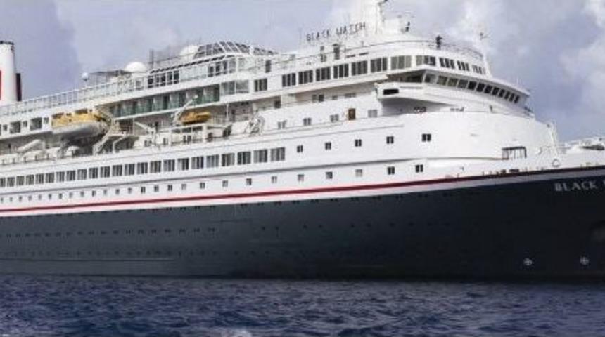 D&uuml;nya Turuna &Ccedil;ıkan &Uuml;nl&uuml; Turist Gemisi Kuşadası&rsquo;nda