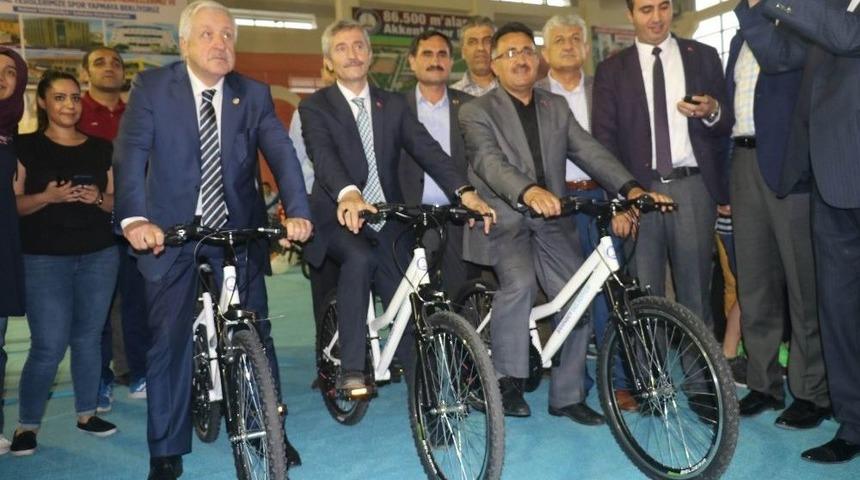 Şahinbey Belediyesi 534 &Ouml;ğrenciye Bisiklet Hediye E