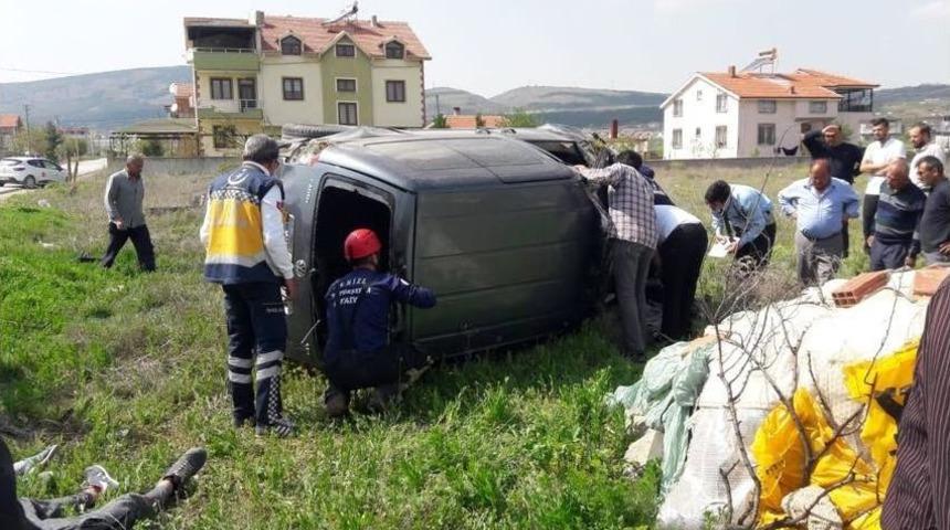 Denizli’de Araç Takla Attı: 3’ü Lise Öğrencisi 4 Yaralı