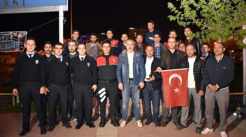 Muş’ta Bıçaklı Kavga İhbarına Gelen Polise Pasta Sürprizi