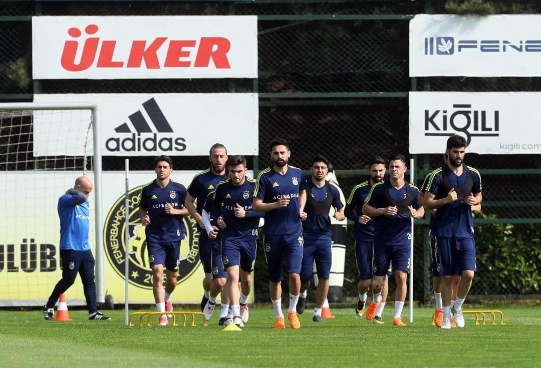 Fenerbah&ccedil;e, Dg Sivasspor Ma&ccedil;ı Hazırlıklarını S&uuml;rd&uuml;rd&uuml;
