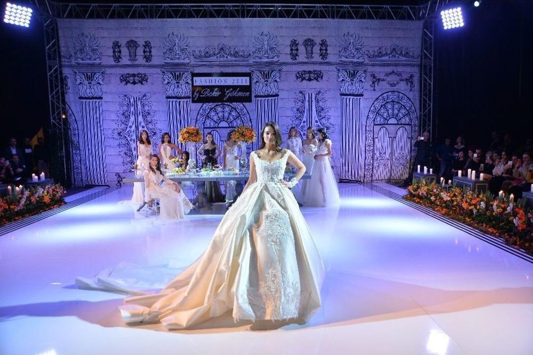 Ev&rsquo;leniyoruz Fuarı&rsquo;nda Gelinlik Defilesi Moda Severlerin Beğenisini Kazandı