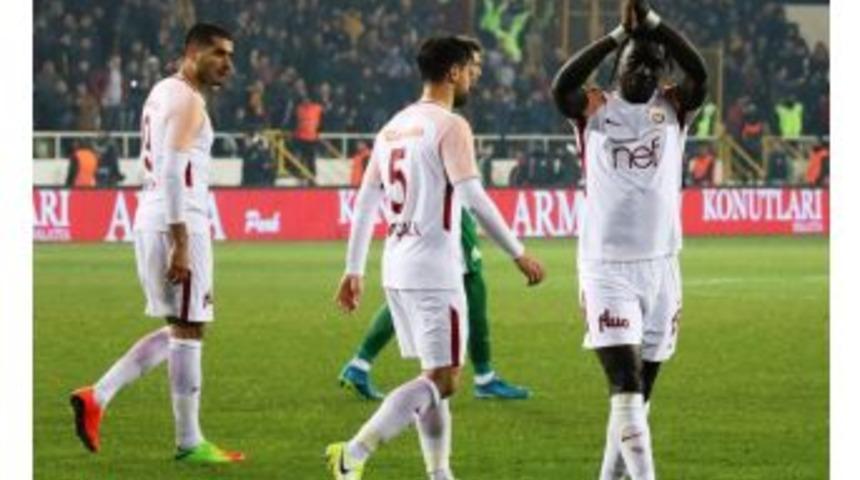 Galatasaray Deplasmandaki K&ouml;t&uuml; Serisini Durduramadı