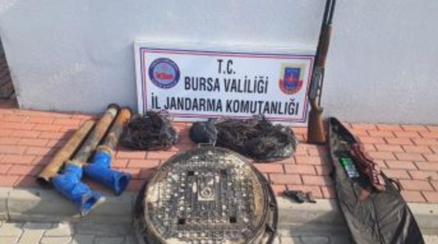 Jandarma Kablo Hırsızlarını Yakaladı