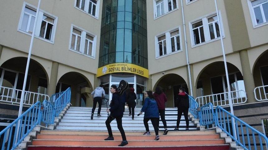 Bu Okulda Ders Zili 8 Yıldır &Ccedil;almıyor