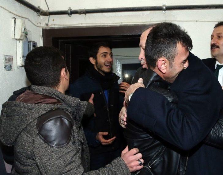 Cumhurbaşkanı Erdoğan, Gurbetçi Aileyi Evinde Ziyaret Etti G1