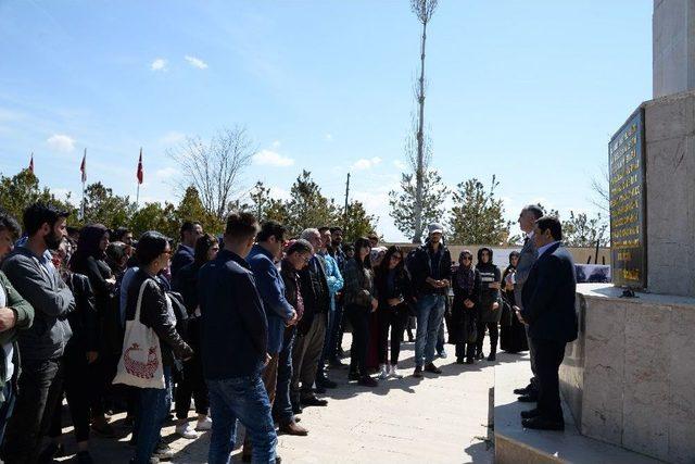 Zeve Şehitliği’nde Açık Hava Konferansı Ve Fotoğraf Sergisi