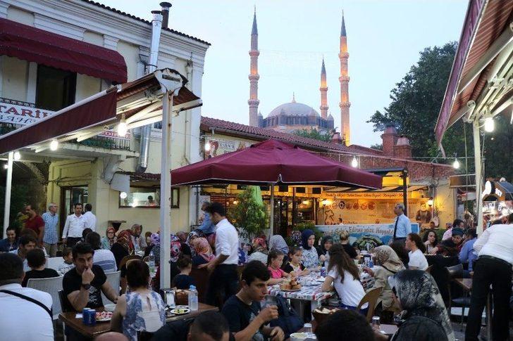 (özel Haber) Ramazan’da Akın Akın Yemeğe Geliyorlar G4