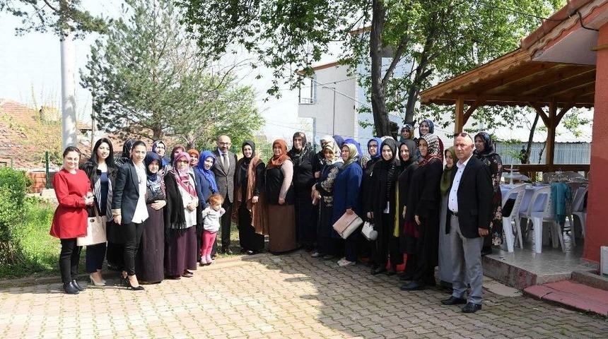 Başkan &Uuml;z&uuml;lmez, Kar-mek Kursunu Ziyaret Etti