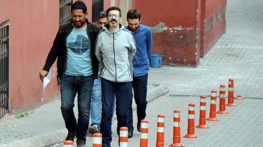 Fet&ouml;&rsquo;n&uuml;n Askeri İmamı, Sahte Kimlikle Yurt Dışına Ka&ccedil;mak İsterken Yakalandı