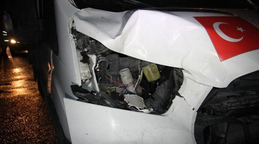 Tem&rsquo;de Kamyonetin &Ccedil;arptığı Yaya Hayatını Kaybetti