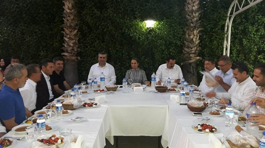 Eğitim-bir-sen &Uuml;yeleri İftarda Buluştu