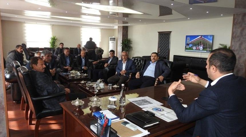 Başkan Bedirhanoğlu Mahalle Muhtarlarıyla Bir Araya Geldi