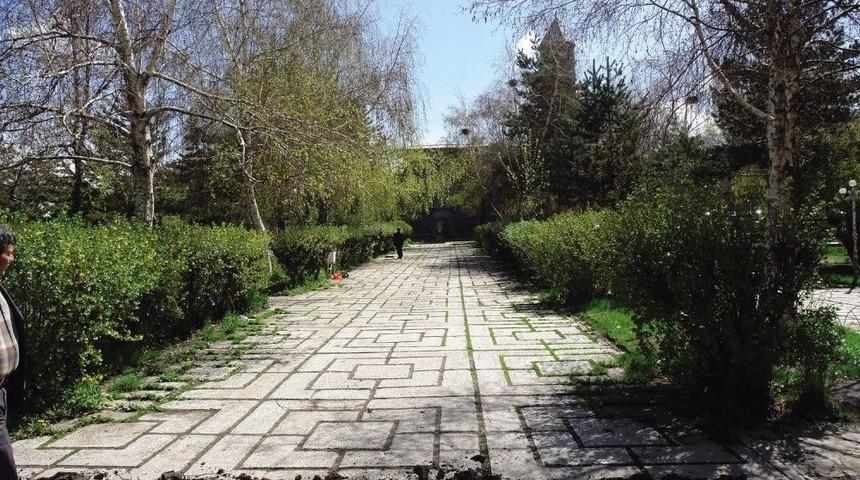 Yakutiye Kent Meydanı Yada "kuş Cenneti"