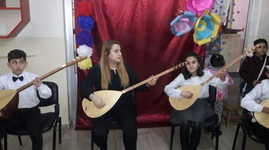 Hakkari&rsquo;de Dar Gelirli &Ouml;ğrenciler Yararına Kermes