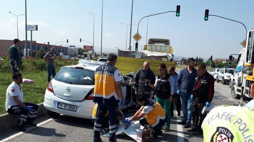 Başkent&rsquo;te Feci Kaza: 2 &Ouml;l&uuml;, 2 Yaralı