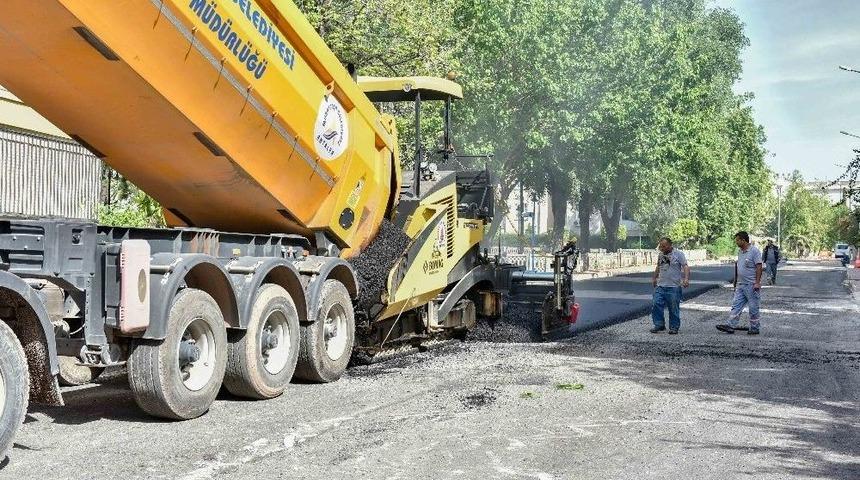 Yenig&uuml;n&rsquo;de Cadde Ve Sokaklar Yenileniyor
