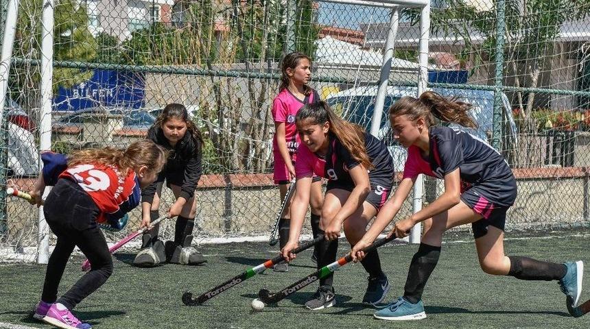 Çim Hokeyi Şampiyonası Muratpaşa’da Yapıldı