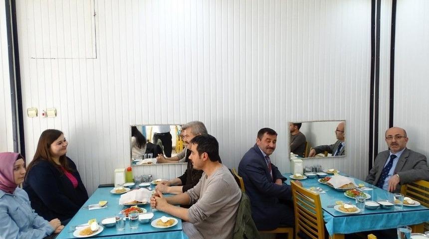 M&uuml;d&uuml;r Cebeci&rsquo;den İl Birincisi &Ouml;ğretmenlere Teşekk&uuml;r