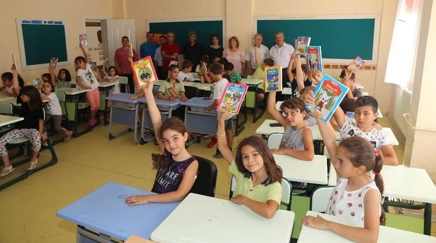 Başkan Uysal&rsquo;dan 40 Temel Eser