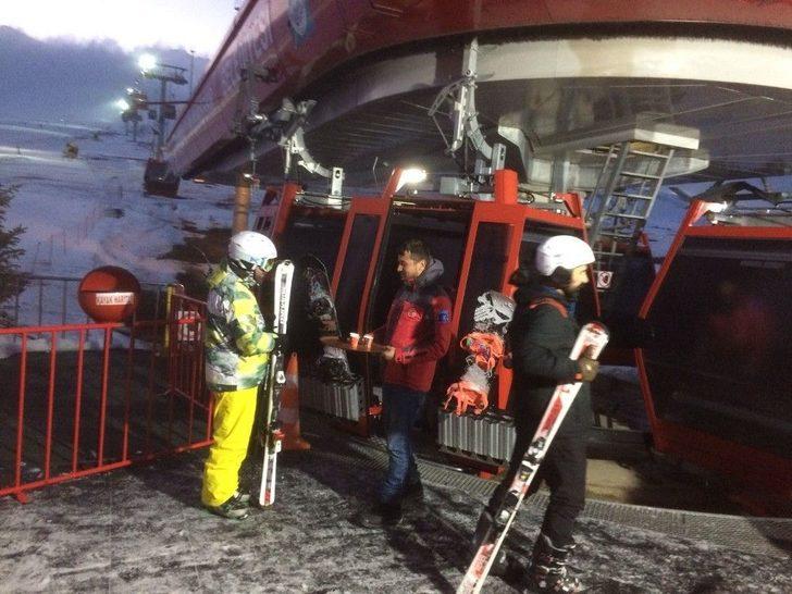 Erciyes Kayak Merkezi’nde Gece Kayağına Büyük İlgi G2