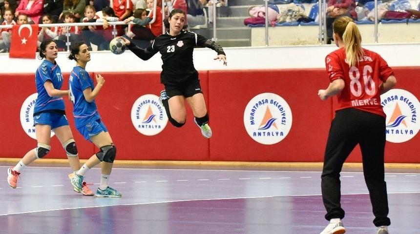 Muratpaşa İlk Yarıyı Namağlup Tamamladı