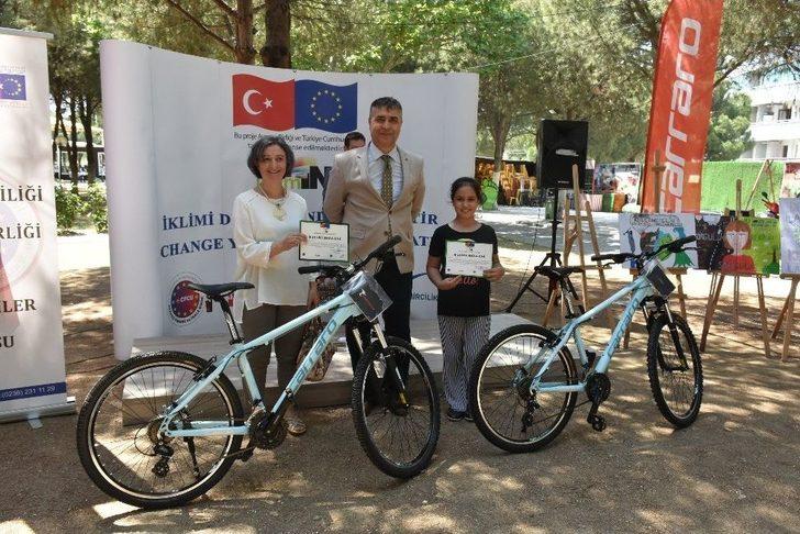 Resim-afiş Yarışmasının Ödülleri Sahiplerini Buldu G1