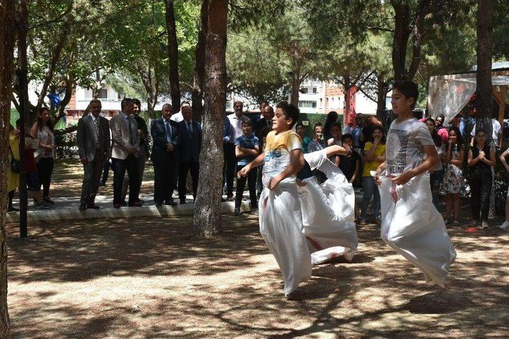 Resim-afiş Yarışmasının Ödülleri Sahiplerini Buldu G5