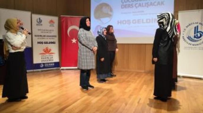 Uzmanlar, &Ccedil;ocuklara Ders &Ccedil;alışmayı Sevdirmenin T&uuml;yolarını Verdi