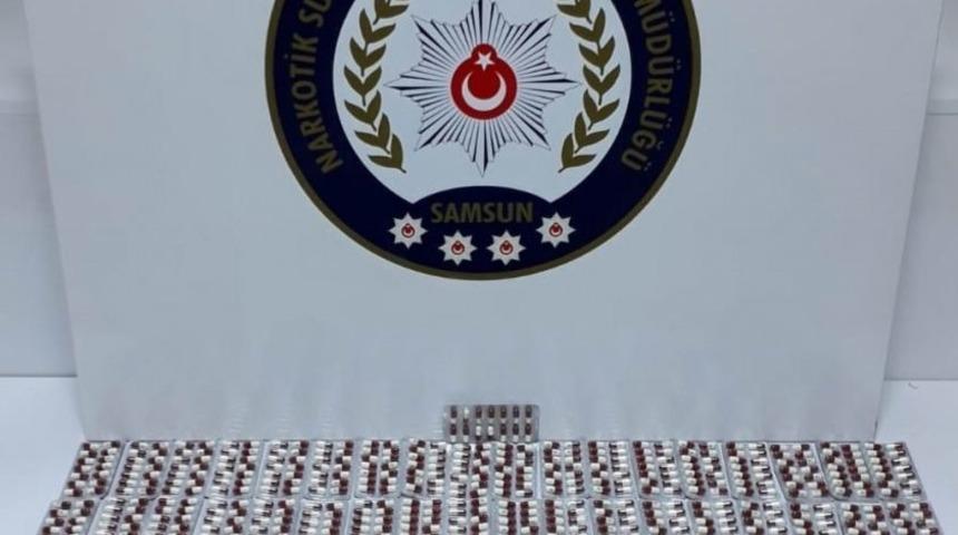 Yolcu Otobüsünden İnerken Uyuşturucu Haplarla Yakalandı