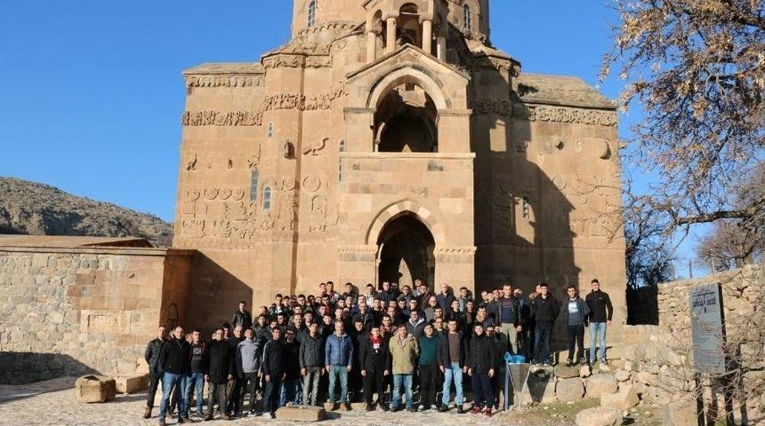 Van&rsquo;ın Tarihi Ve Turistik Mekanları Mehmet&ccedil;ik&rsquo;e Tanıtıldı