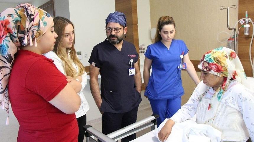 Dev Boyutlara Ulaşan T&uuml;m&ouml;r 5 Saatlik Ameliyat İle Temizlendi