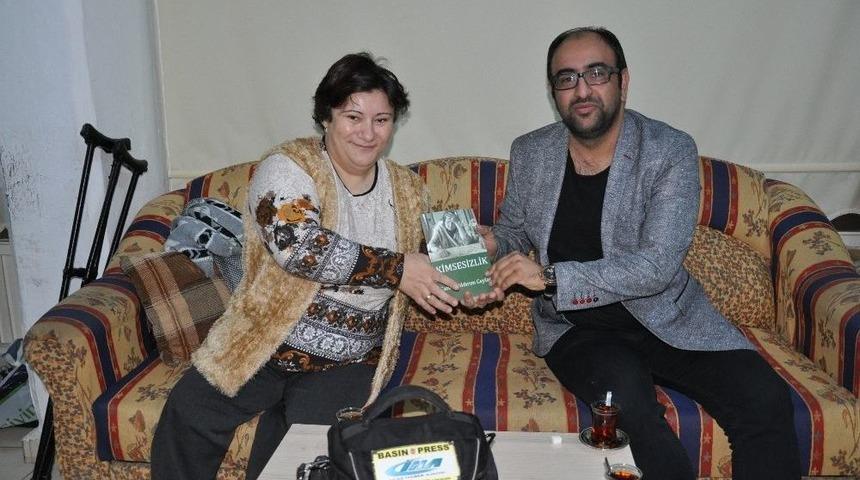 Engel Tanımayan Yazar Okurlarıyla Buluştu