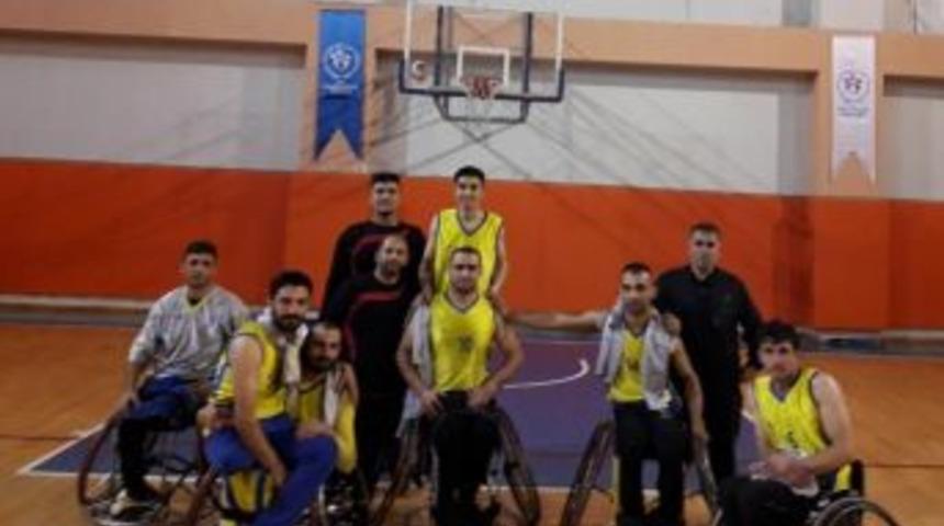 Vanlı Engelliler İzmir Ekibini Farklı Mağlup Etti