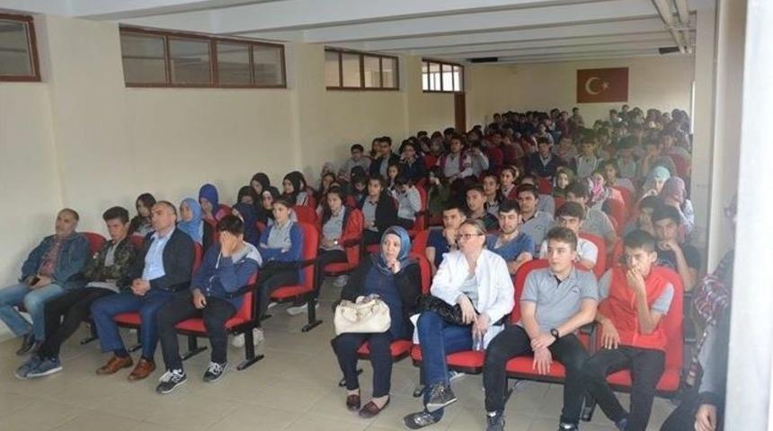 Öğrencilere ‘sanal Hayatta Kaybettiklerimiz’ Semineri Veriliyor