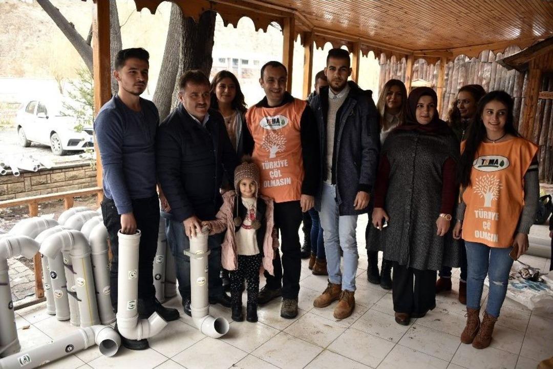 G&uuml;m&uuml;şhane&rsquo;de Kedi Ve K&ouml;pekler İ&ccedil;in 80 Adet Yemlik Yapıldı