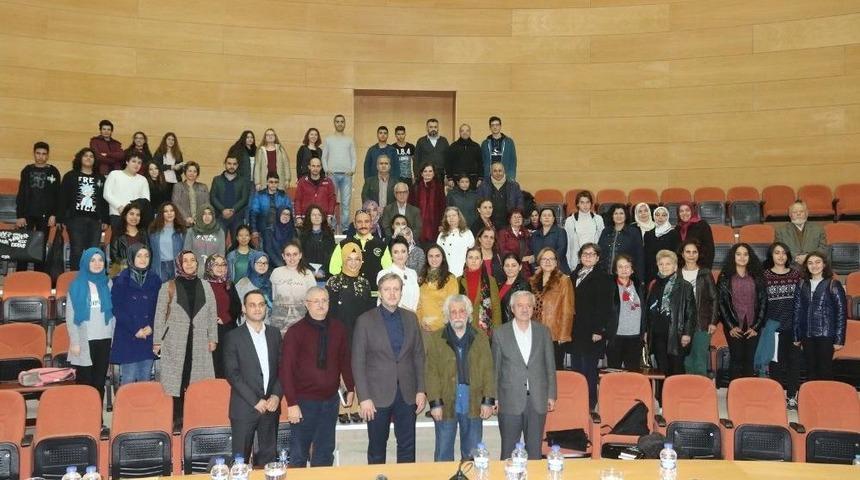 Akhisar&rsquo;da Edebiyat Ve Sanat &Uuml;zerine S&ouml;yleşi