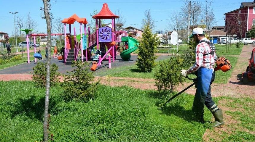 Kartepe&rsquo;de Yeşil Alanlara Bahar Bakımı