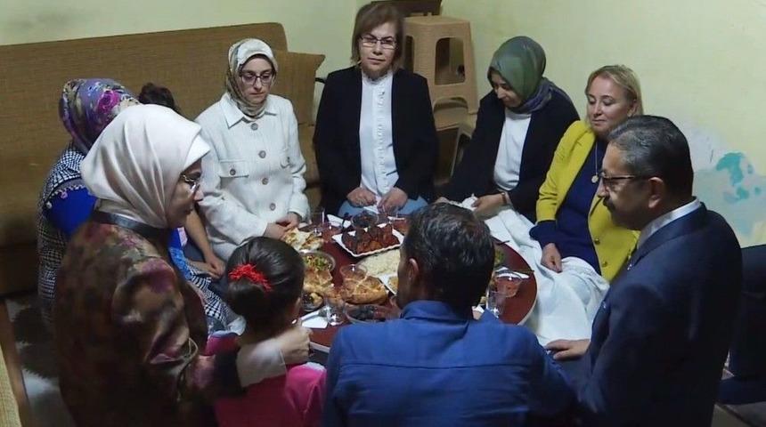 Emine Erdoğan&rsquo;dan &Ccedil;evik Ailesine Ziyaret