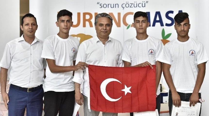 Uysal, İkiz Sporcularla Görüştü