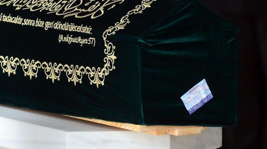 Yavuz Yılmaz&rsquo;ın Cenazesi Marmara İlahiyat Fak&uuml;ltesi Camii&rsquo;ne Getirildi