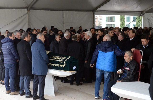 Yavuz Yılmaz’ın Cenazesi Marmara İlahiyat Fakültesi Camii’ne Getirildi