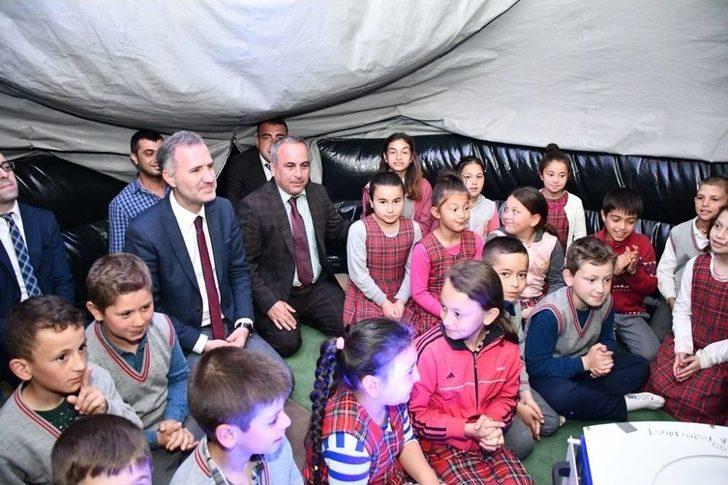 Öğrenciler Planetaryum İle Gök Bilimlerini Öğreniyor G5