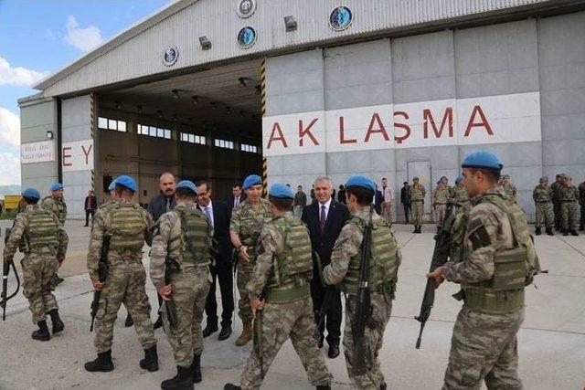 Vali Yıldırım, Afrin Kahramanlarını Karşıladı