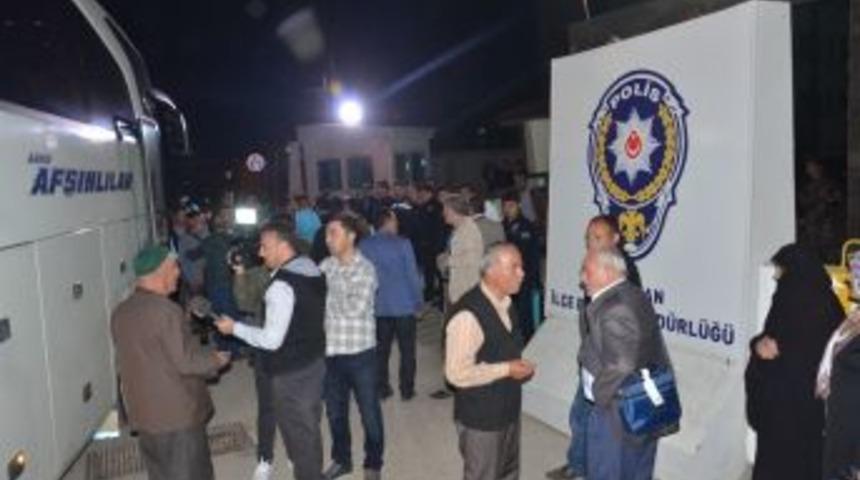 Umre Vaadiyle Dolandırıcılık Yaptıkları İddia Edilen 2 Kişi Gözaltına Alındı