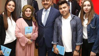 Şehitkamil’den 10 Bin Lise Öğrencisine Yks Bilgilendirme Kitapçığı